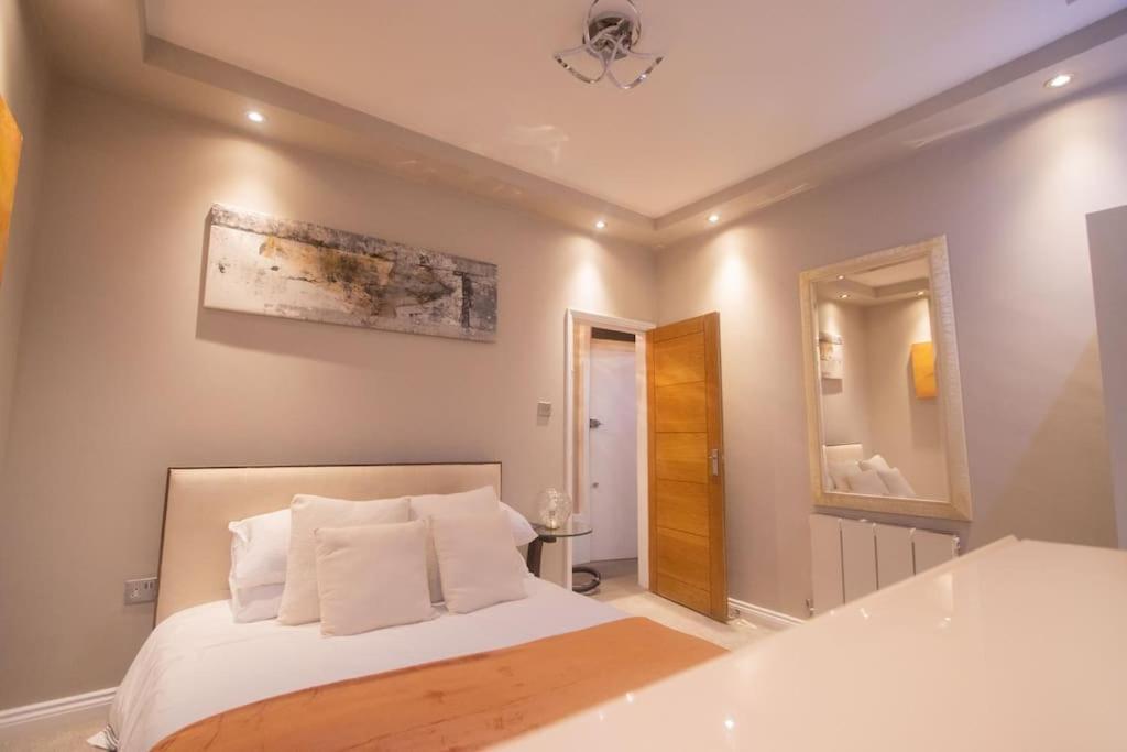 Oikoshomes Three Bedroom Flat In ロンドン エクステリア 写真