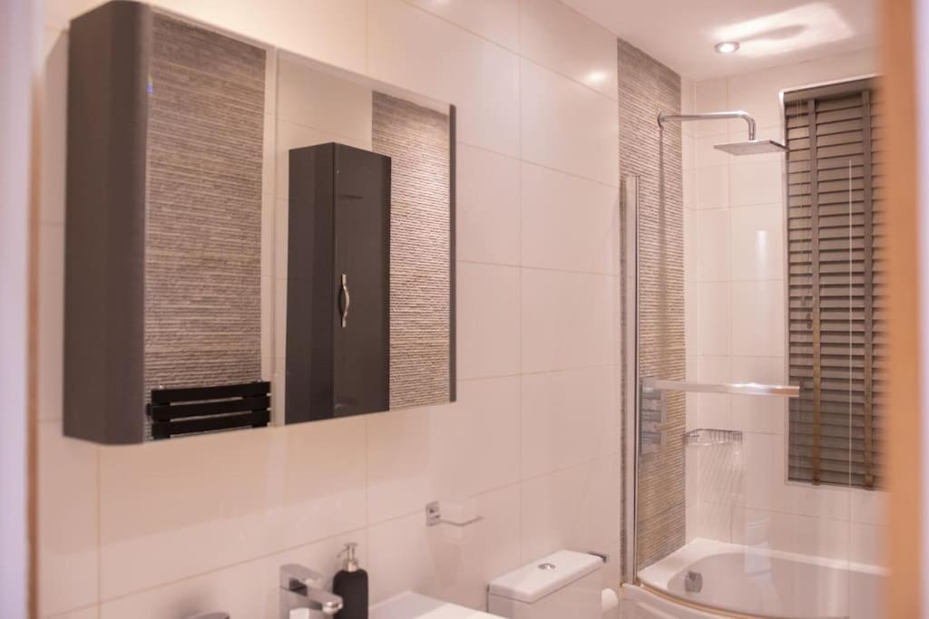 Oikoshomes Three Bedroom Flat In ロンドン エクステリア 写真