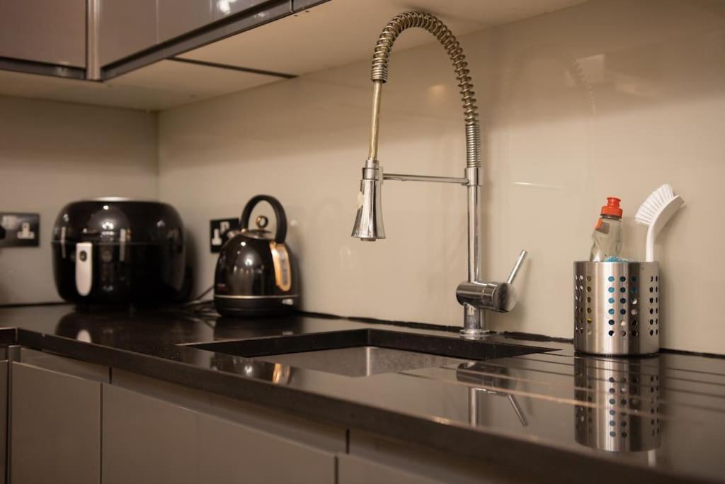 Oikoshomes Three Bedroom Flat In ロンドン エクステリア 写真