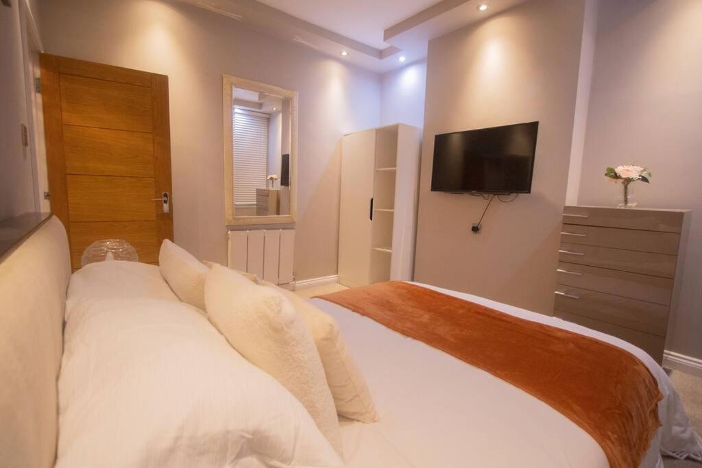 Oikoshomes Three Bedroom Flat In ロンドン エクステリア 写真
