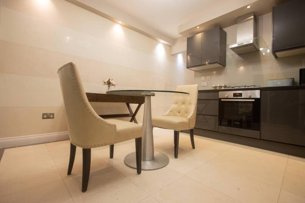 Oikoshomes Three Bedroom Flat In ロンドン エクステリア 写真